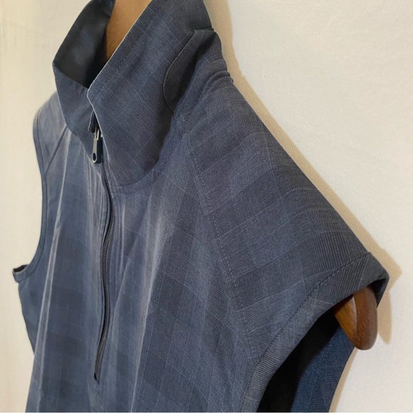 Jos A. Bank Leadbetter Navy Plaid Golf Vest Size Medium - Picture 2 of 7